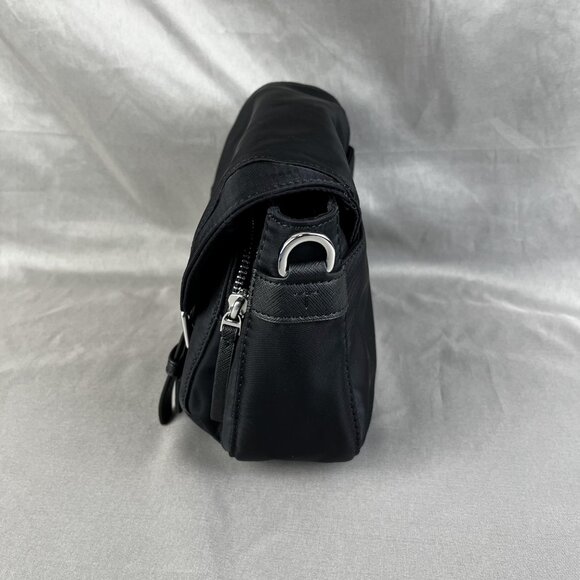 Tory Burch NYLON SMALL MESSENGER in black - Picture 4 of 10